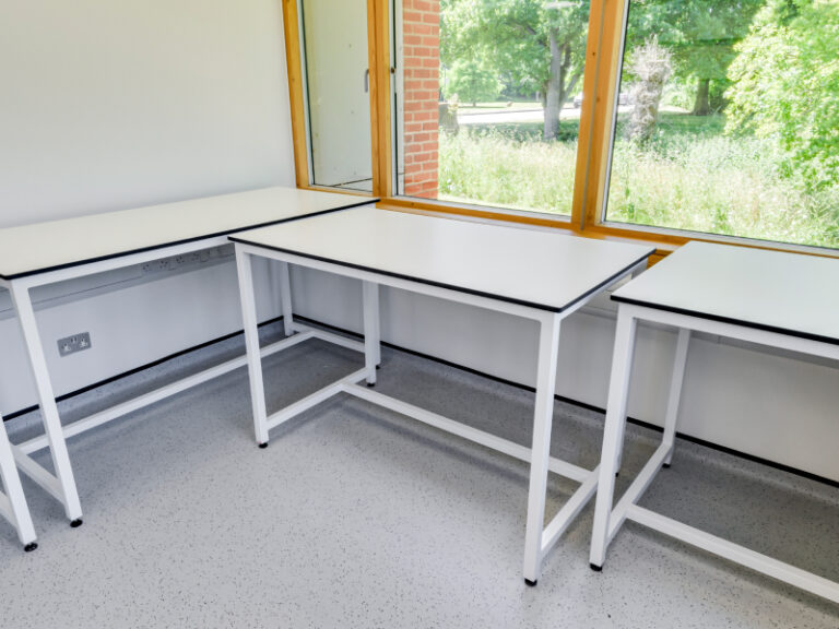 Laboratory Tables APMG